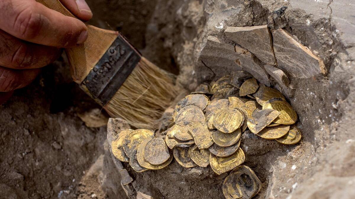 ISRAEL-HISTORY-ARCHAEOLOGY-GOLD